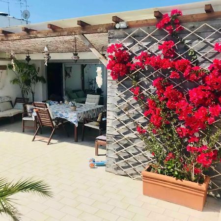 Attico Con Terrazza A Viareggio Apartment Exterior photo